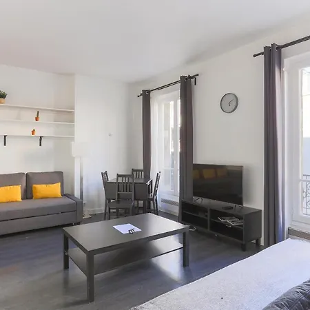 Champs De Mars Apartment *