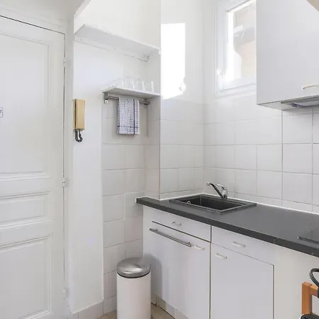 Apartment Champs De Mars